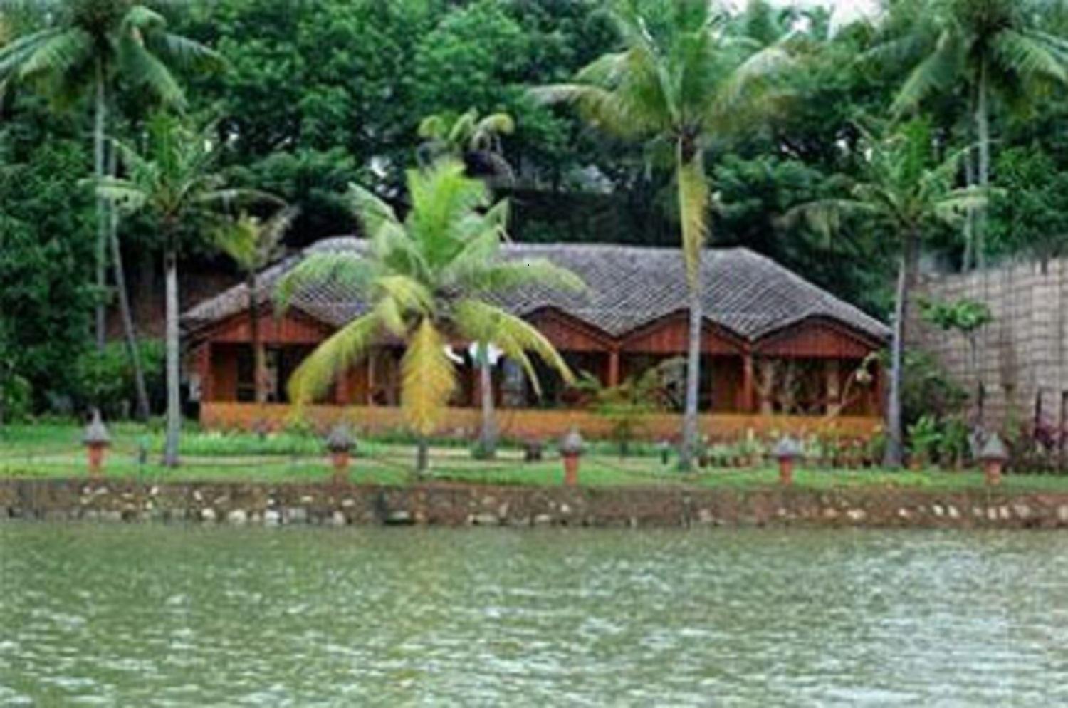 Fragrant Nature Backwater Resort & Ayurveda Spa Kollam Zimmer foto